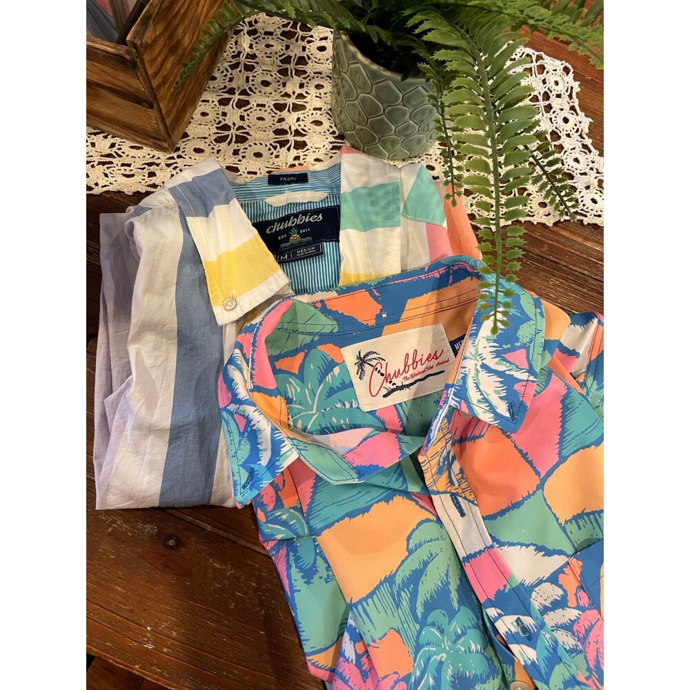 Chubbies button down short sleeve men’s M “the utopia” “palmtastic”